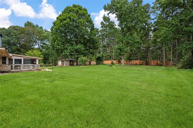 140 Pine Valley Drive, Livingston, TX 77351