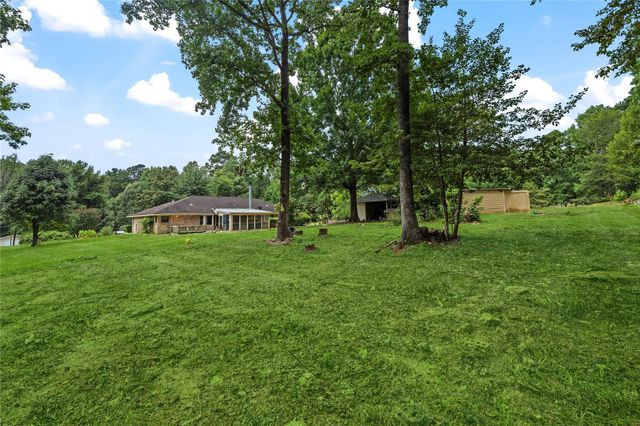 140 Pine Valley Drive, Livingston, TX 77351