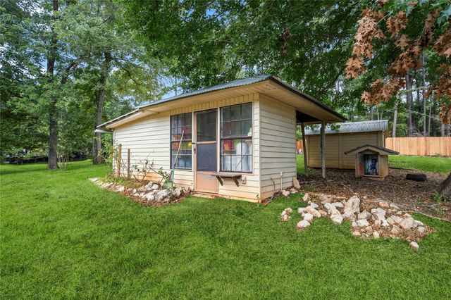 140 Pine Valley Drive, Livingston, TX 77351