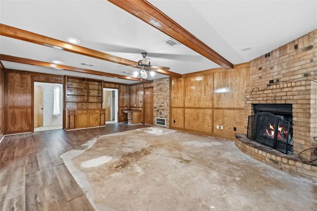 140 Pine Valley Drive, Livingston, TX 77351