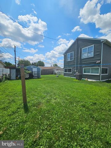 12 CRESCENT LN, Levittown, PA 19055
