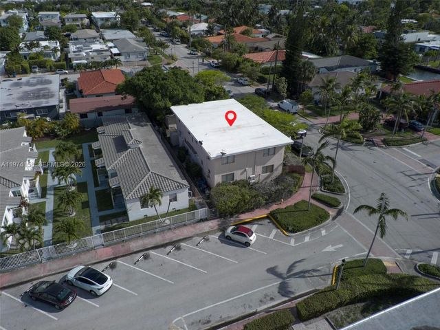 8031 Hawthorne Ave, Miami Beach, FL 33141