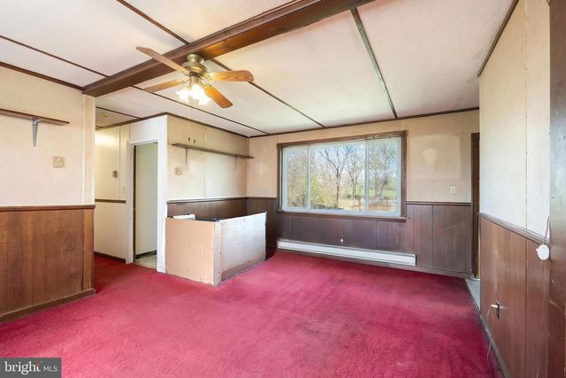 66 LITTLE AVE, New Oxford, PA 17350