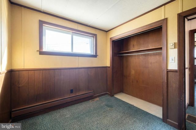 66 LITTLE AVE, New Oxford, PA 17350