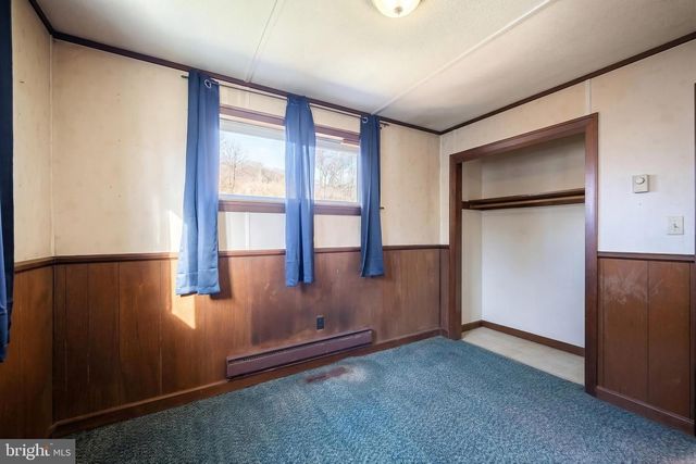 66 LITTLE AVE, New Oxford, PA 17350
