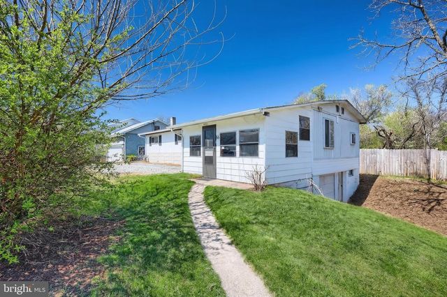 66 LITTLE AVE, New Oxford, PA 17350