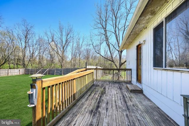 66 LITTLE AVE, New Oxford, PA 17350