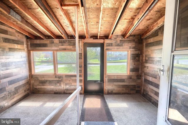 66 LITTLE AVE, New Oxford, PA 17350