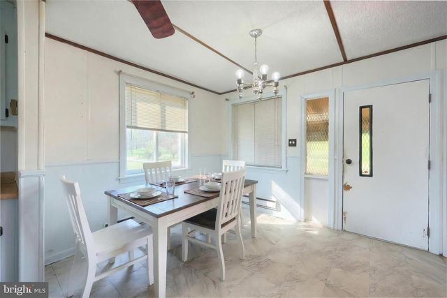 66 LITTLE AVE, New Oxford, PA 17350