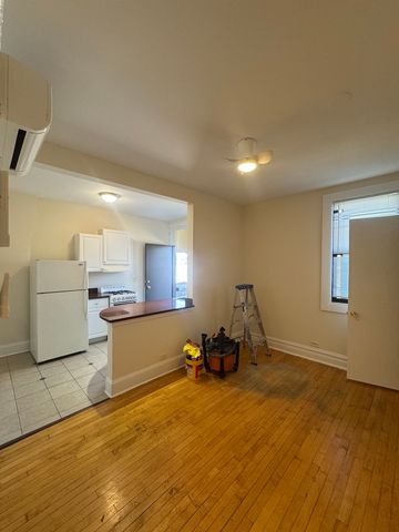 7109 N Clark Street 201, Chicago, IL 60626