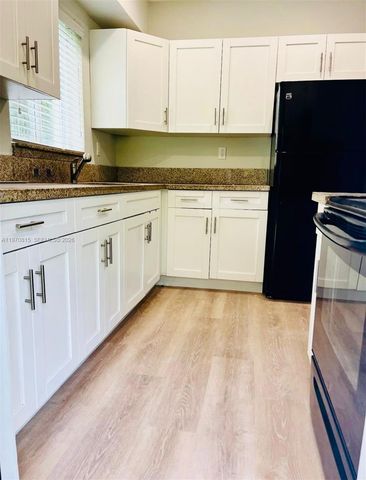 12000 NE 9th Ave 1, Biscayne Park, FL 33161