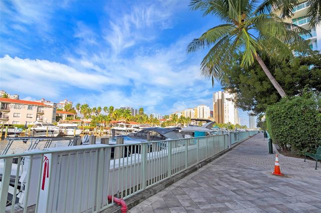 3029 NE 188th St 419, Aventura, FL 33180