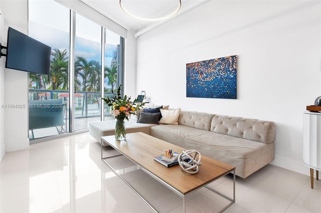 3029 NE 188th St 419, Aventura, FL 33180