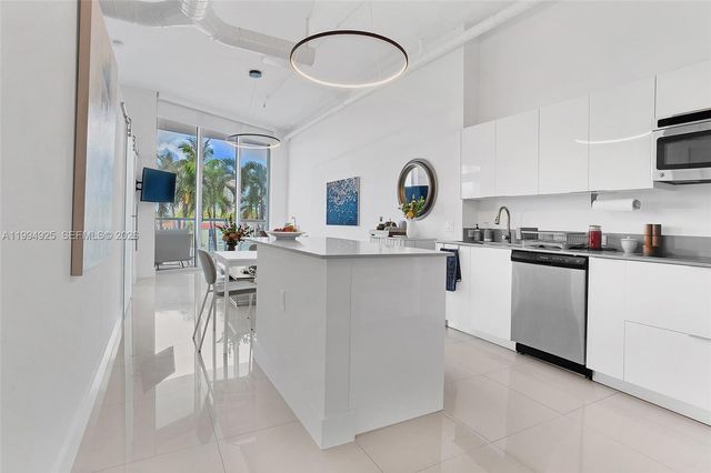 3029 NE 188th St 419, Aventura, FL 33180