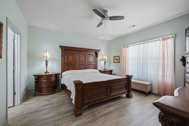 818 Frasier Lane, Pineville, SC 29468