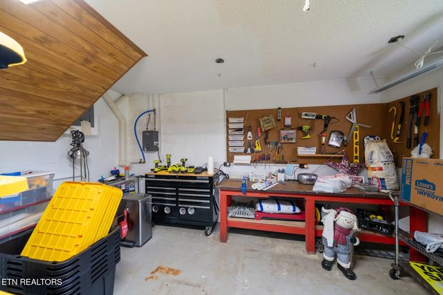 3008 Seminole Loop, Crossville, TN 38572