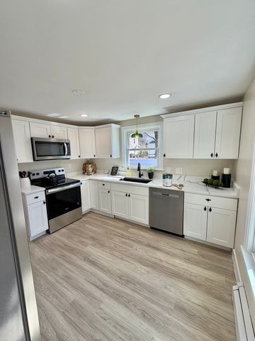 26 Mt Tom Ave, Easthampton, MA 01027