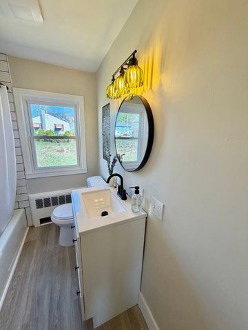 26 Mt Tom Ave, Easthampton, MA 01027