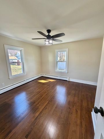 26 Mt Tom Ave, Easthampton, MA 01027
