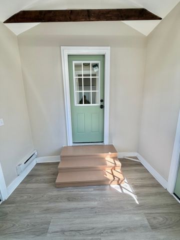 26 Mt Tom Ave, Easthampton, MA 01027
