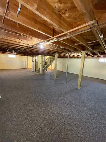 26 Mt Tom Ave, Easthampton, MA 01027