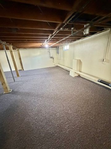 26 Mt Tom Ave, Easthampton, MA 01027