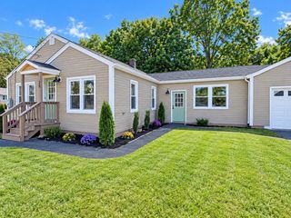 26 Mt Tom Ave, Easthampton, MA 01027