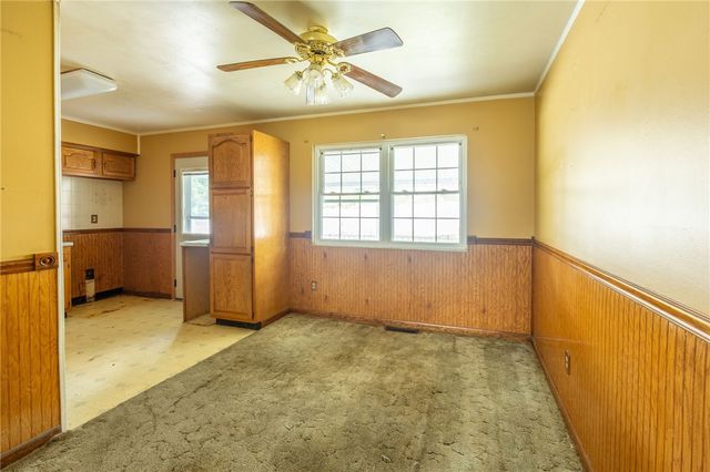 9979 Laurel Ave, Irwin, PA 15642