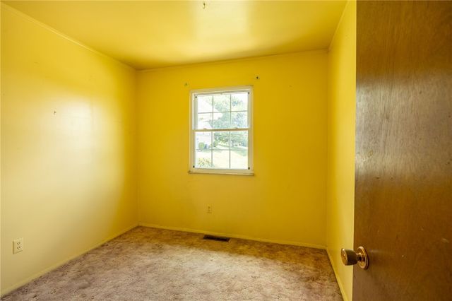 9979 Laurel Ave, Irwin, PA 15642