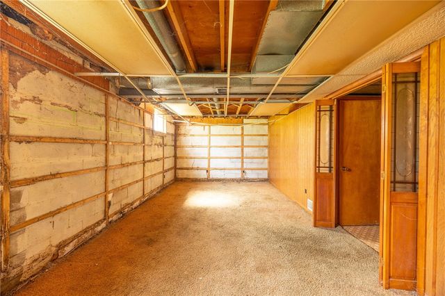 9979 Laurel Ave, Irwin, PA 15642