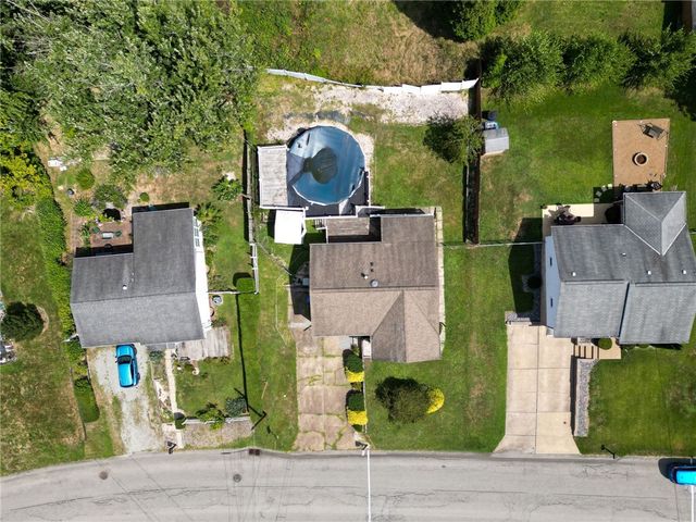 9979 Laurel Ave, Irwin, PA 15642