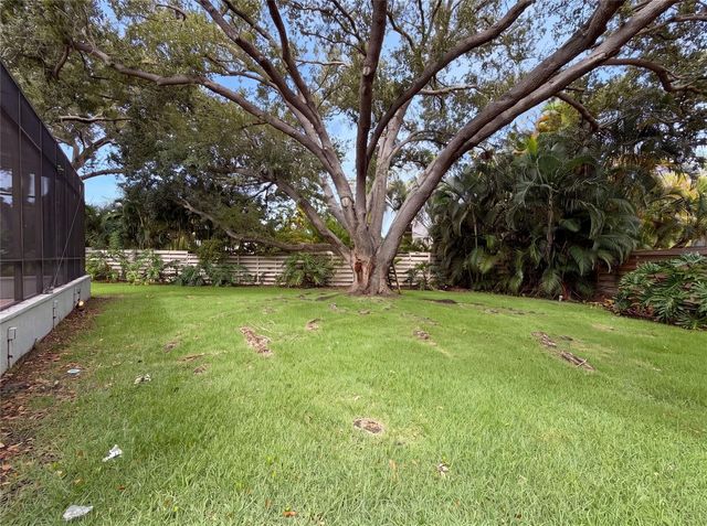 1675 LANDINGS LANE, Sarasota, FL 34231