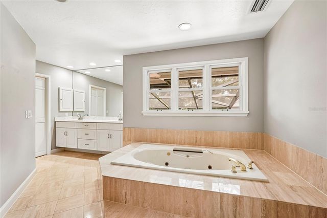 1675 LANDINGS LANE, Sarasota, FL 34231