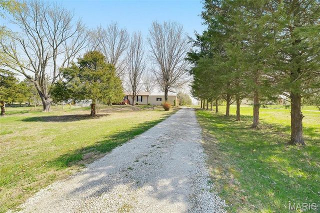 674 Mennemeyer Road, Troy, MO 63379
