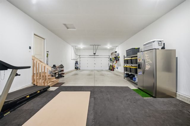 16507 Walnut Meadows Drive, Urbandale, IA 50323