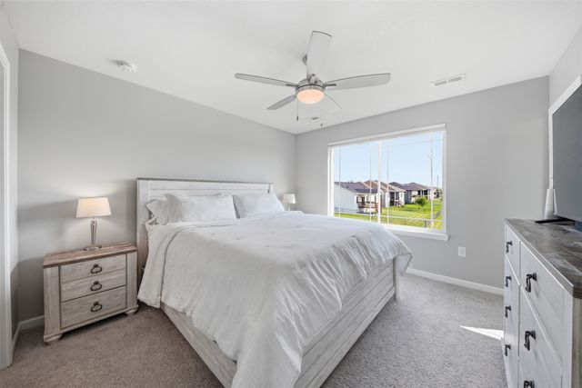 16507 Walnut Meadows Drive, Urbandale, IA 50323