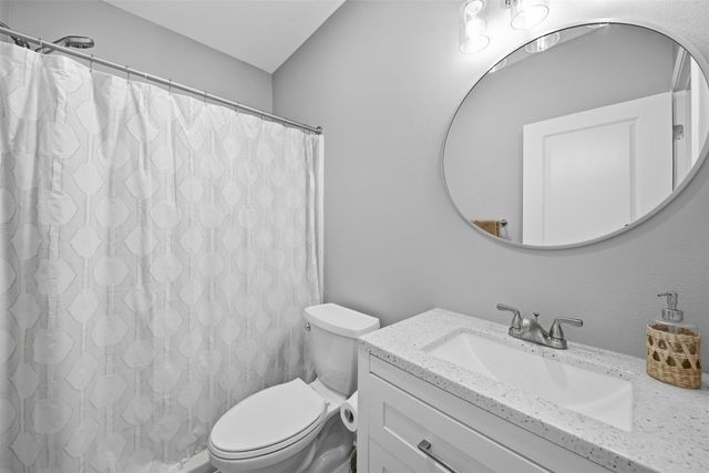 16507 Walnut Meadows Drive, Urbandale, IA 50323