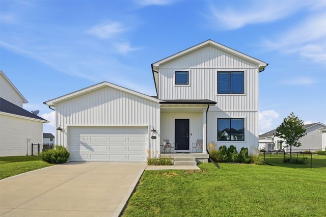 16507 Walnut Meadows Drive, Urbandale, IA 50323