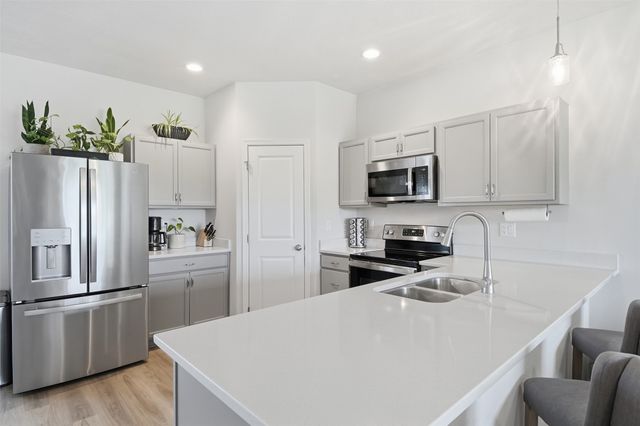 16507 Walnut Meadows Drive, Urbandale, IA 50323