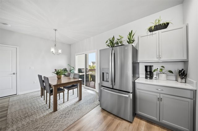 16507 Walnut Meadows Drive, Urbandale, IA 50323
