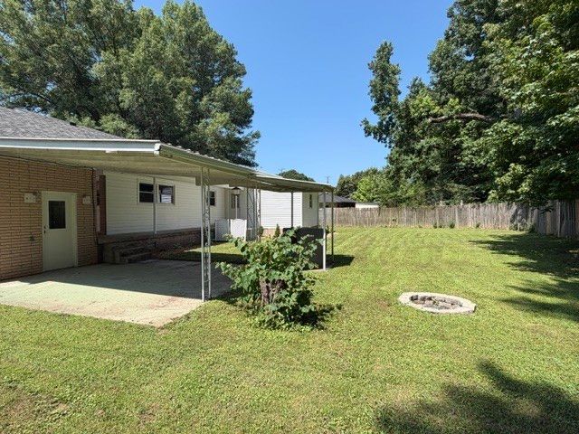504 Franklin Dr, Paris, TN 38242