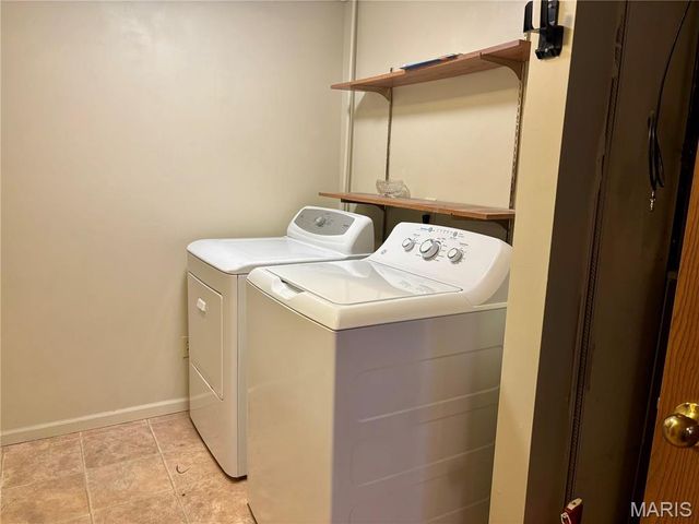 116 Valleywood Court, Bethalto, IL 62010