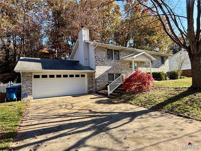 116 Valleywood Court, Bethalto, IL 62010