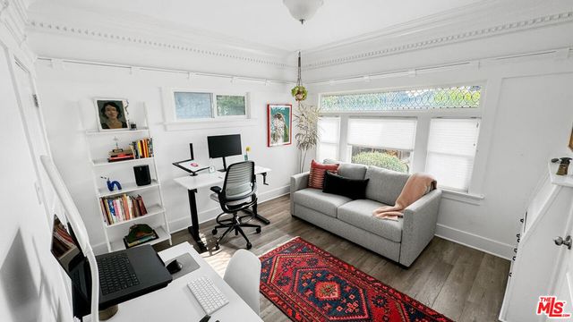 3489 2nd Avenue, Los Angeles, CA 90018