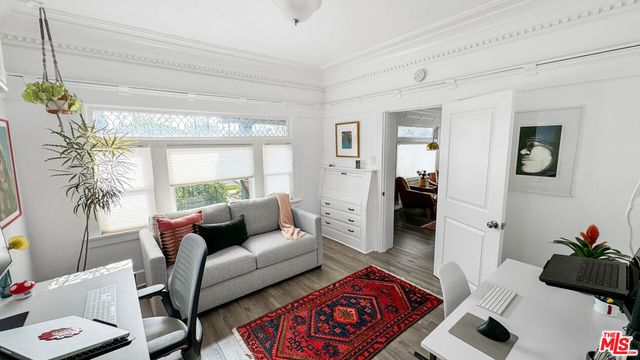 3489 2nd Avenue, Los Angeles, CA 90018