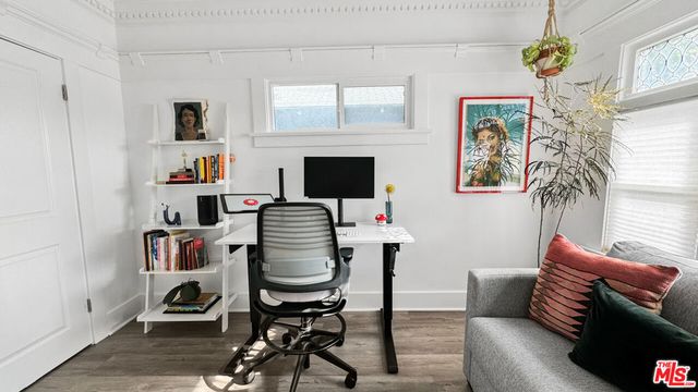 3489 2nd Avenue, Los Angeles, CA 90018