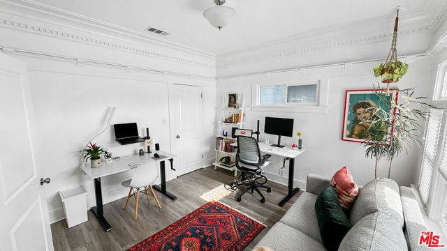 3489 2nd Avenue, Los Angeles, CA 90018