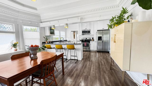 3489 2nd Avenue, Los Angeles, CA 90018