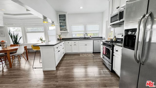 3489 2nd Avenue, Los Angeles, CA 90018