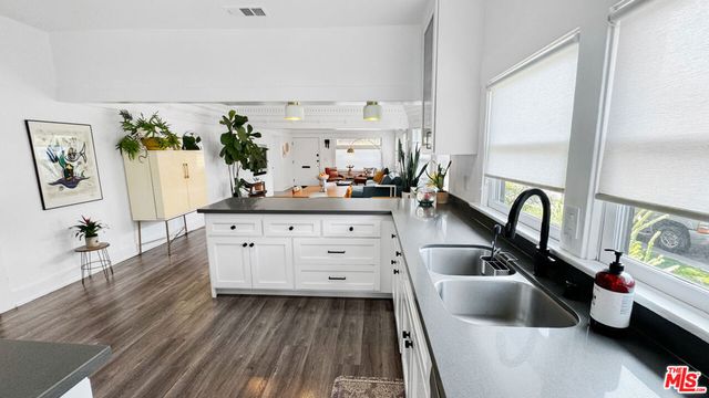 3489 2nd Avenue, Los Angeles, CA 90018